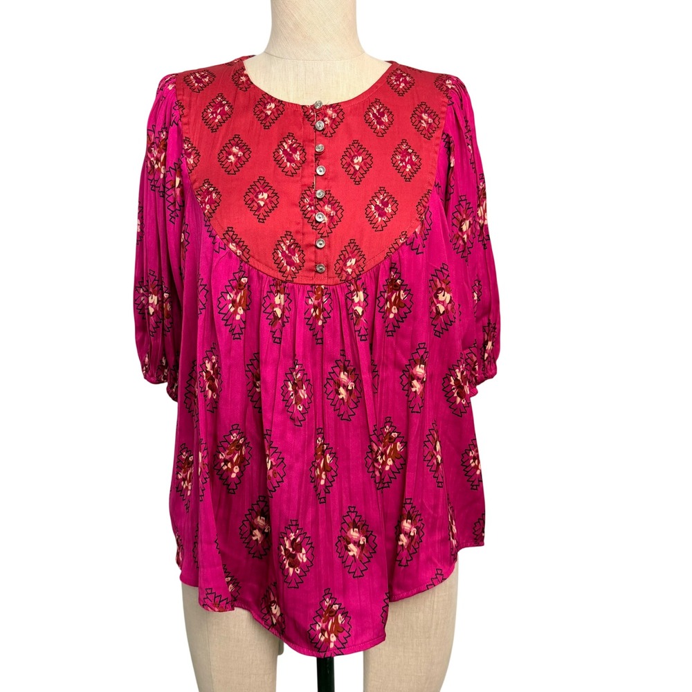 Anthropologie Pink Red Silky Geometric Diamond‎ Print Boho Pleated Blouse Top M
